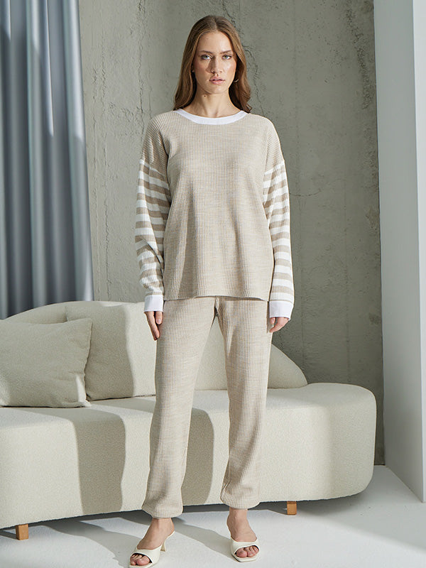 Cozy Plaid Pajamas with Printed Long Sleeve Top