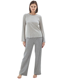  Woman wearing a gray striped long-sleeve top and pants