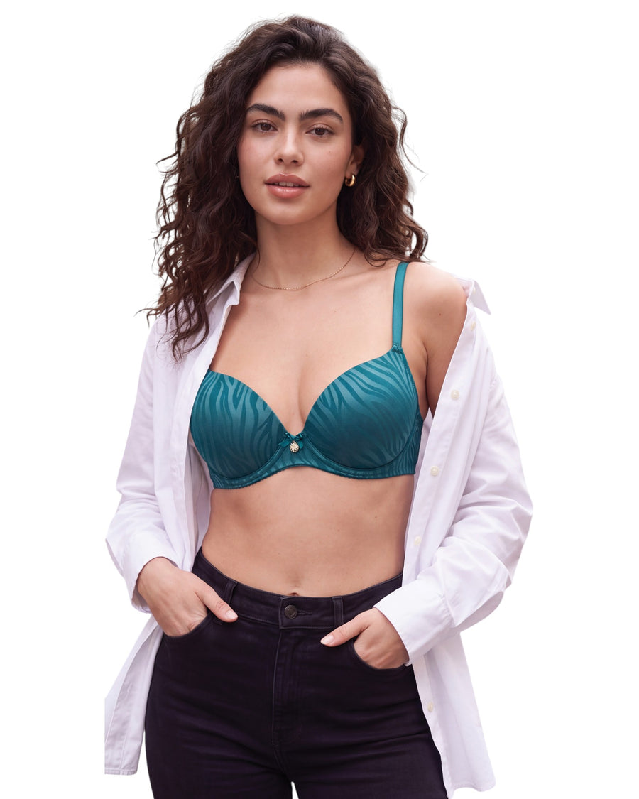 Triple padded super boost molded bra for extra size natural look, with elegant lace details, removable straps