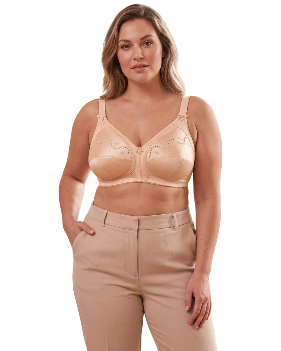 Non wired bra with wide straps for full coverage and support