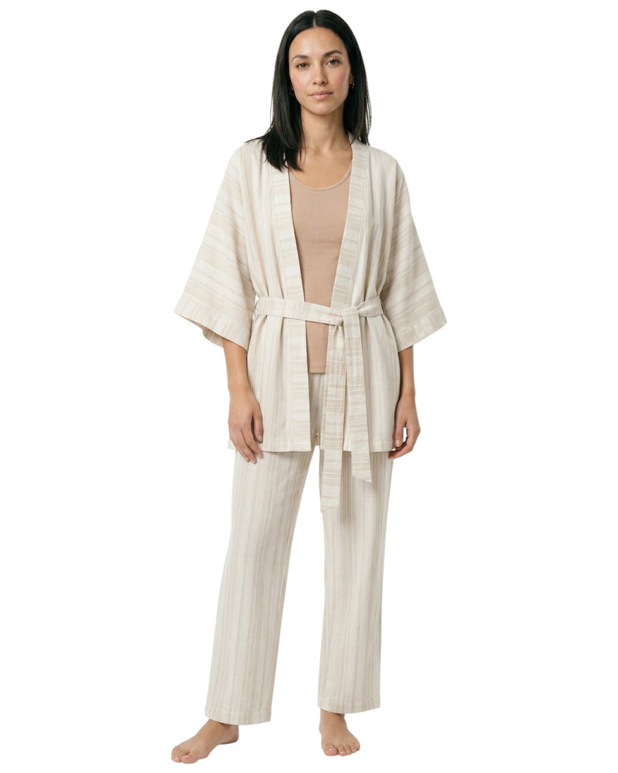 women's wearing 3 pieces pajama set 